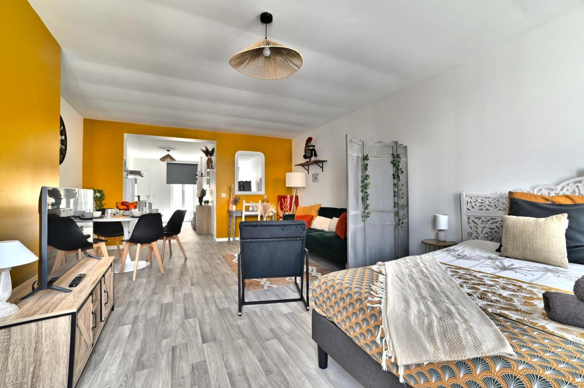Ave Cesar - Confort Moderne & Charme Gallo-Romain - Coeur De Ville - Tv 4K - Fibre Saintes Luaran gambar